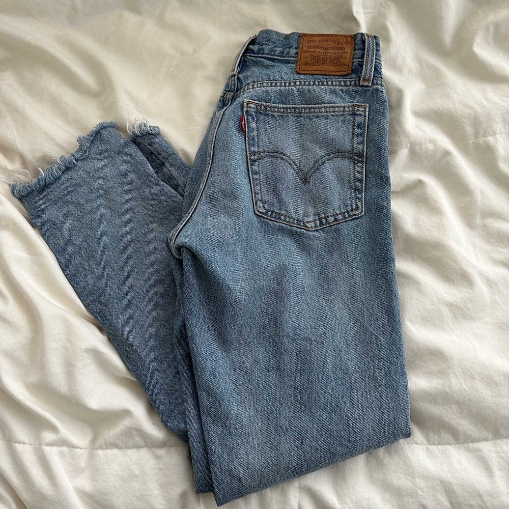 Lightly used Levi’s, size 25 Wedgie
